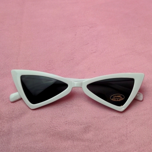 Petals and Peacocks White Triangle UV Protection Sunglasses - Picture 1 of 5